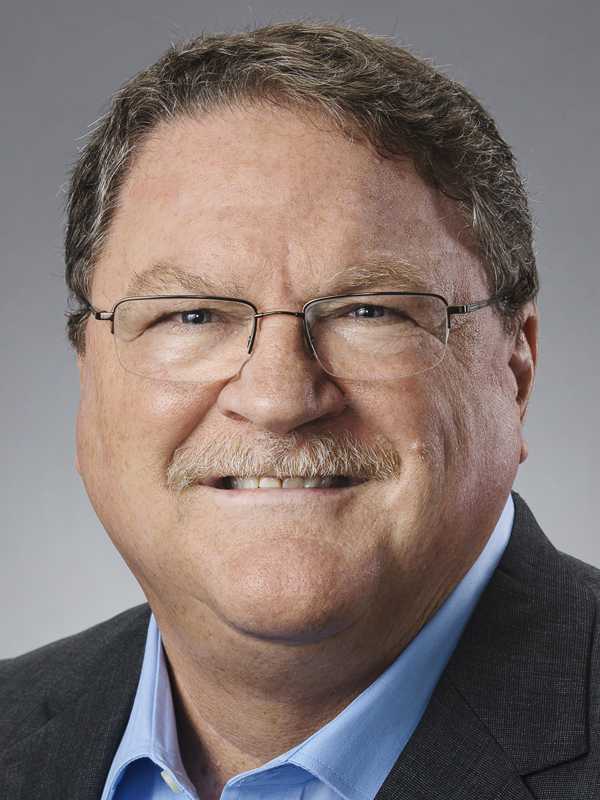 VP of Cloud Operations Bob  Plummer at Ruckus Wireless  Portrait